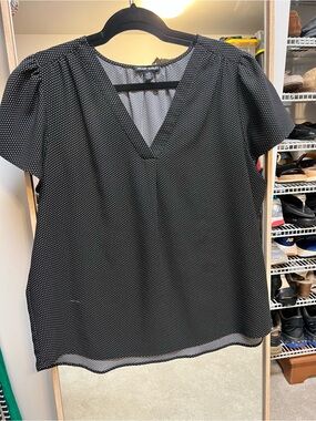 Hilary Radley Black Polka Dot V-Neck Short Sleeve Blouse